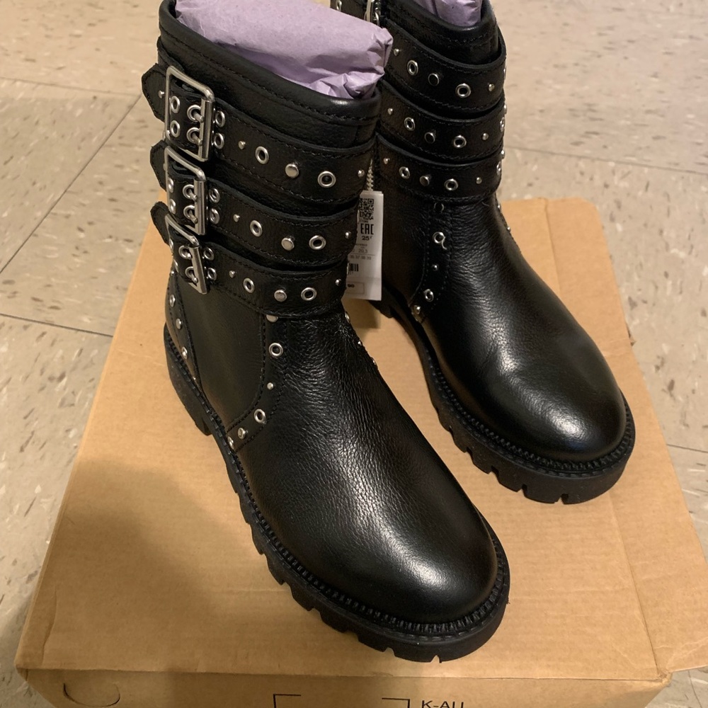 Zara kids boots ( SZ 1 ) brand new never worn